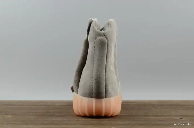 BB1840 LIGHT GLOW ADIDAS 750 GREY GUM BOOST DARK YEEZY 0516